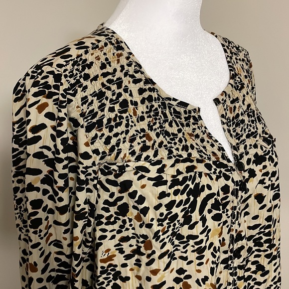 Animal Print Long Blouse - Picture 2 of 10